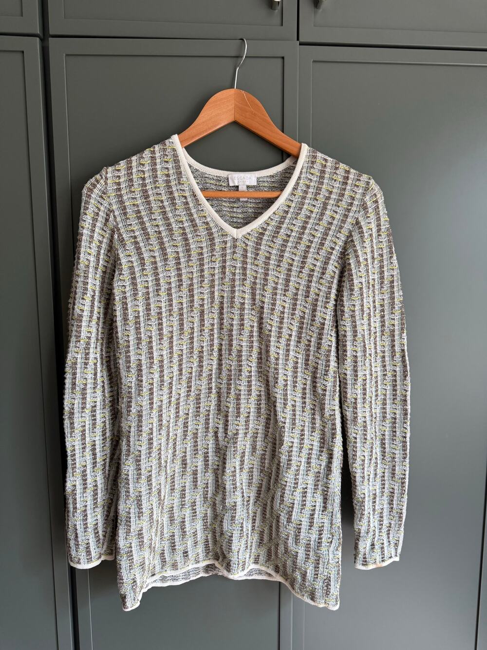 ESCADA sz S metallic knit V-Neck sweater EUC